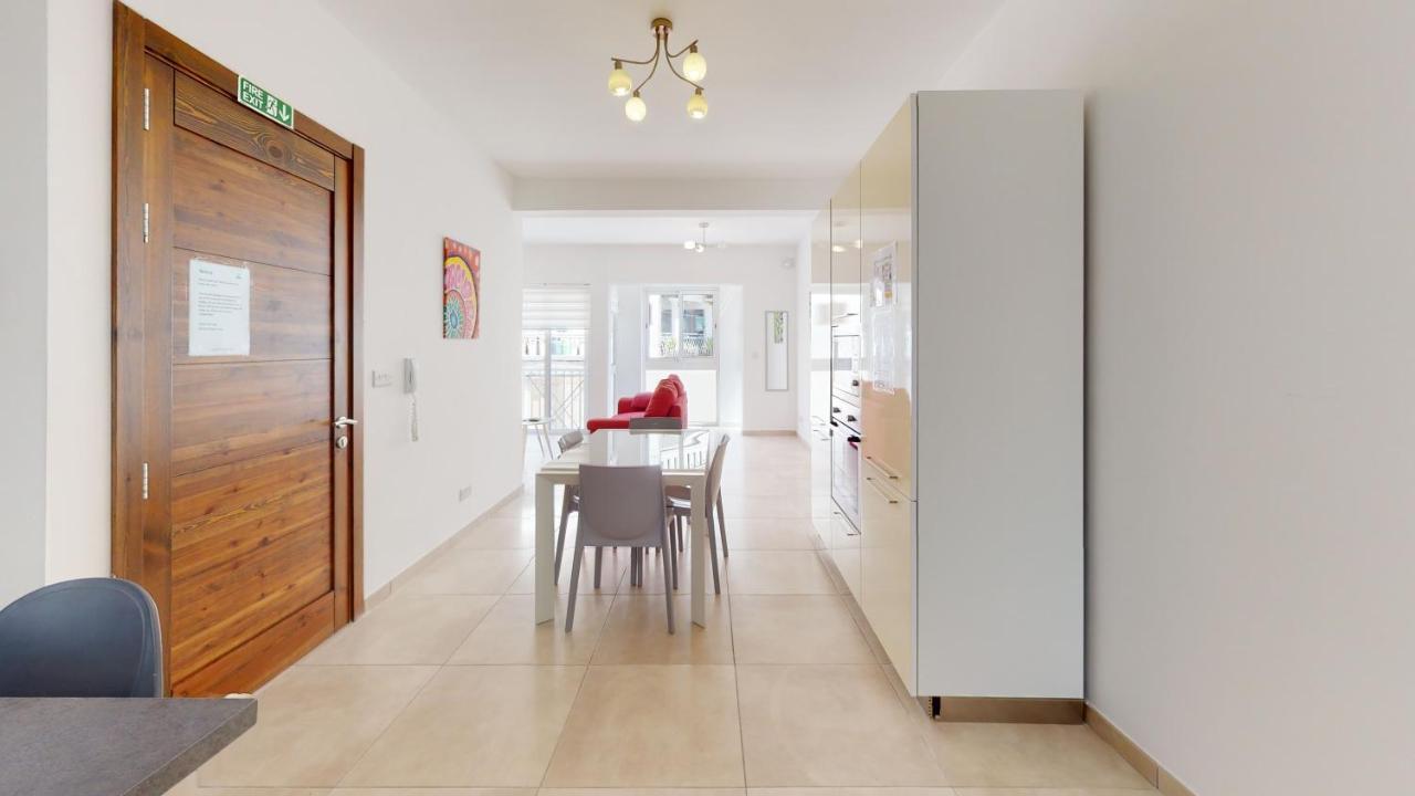 Modern Apartment In Gzira Exterior photo